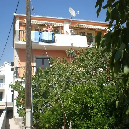 Apartment Ferienwohnung *